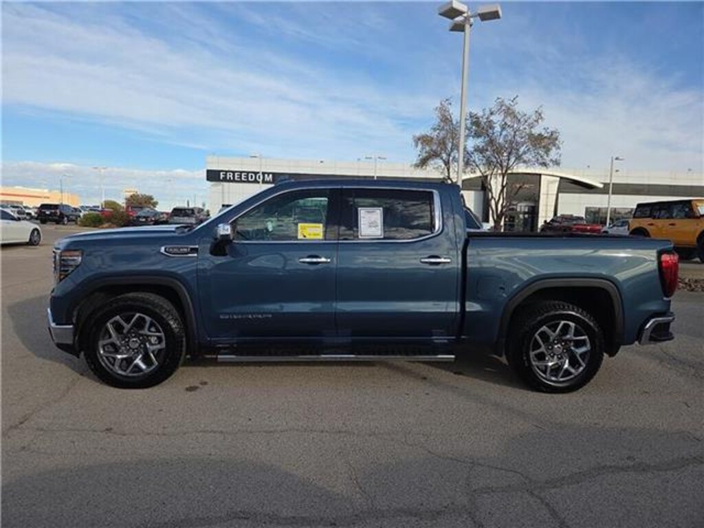 Used 2024 GMC Sierra 1500 SLT 4x2 Crew Cab 5.75 ft. box 147.4 in. WB