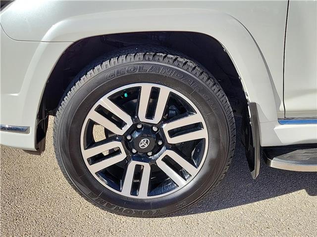 2023 Toyota 4Runner Limited photo 2