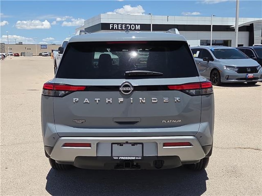 Used 2023 Nissan Pathfinder Platinum (A9) Front-Wheel Drive
