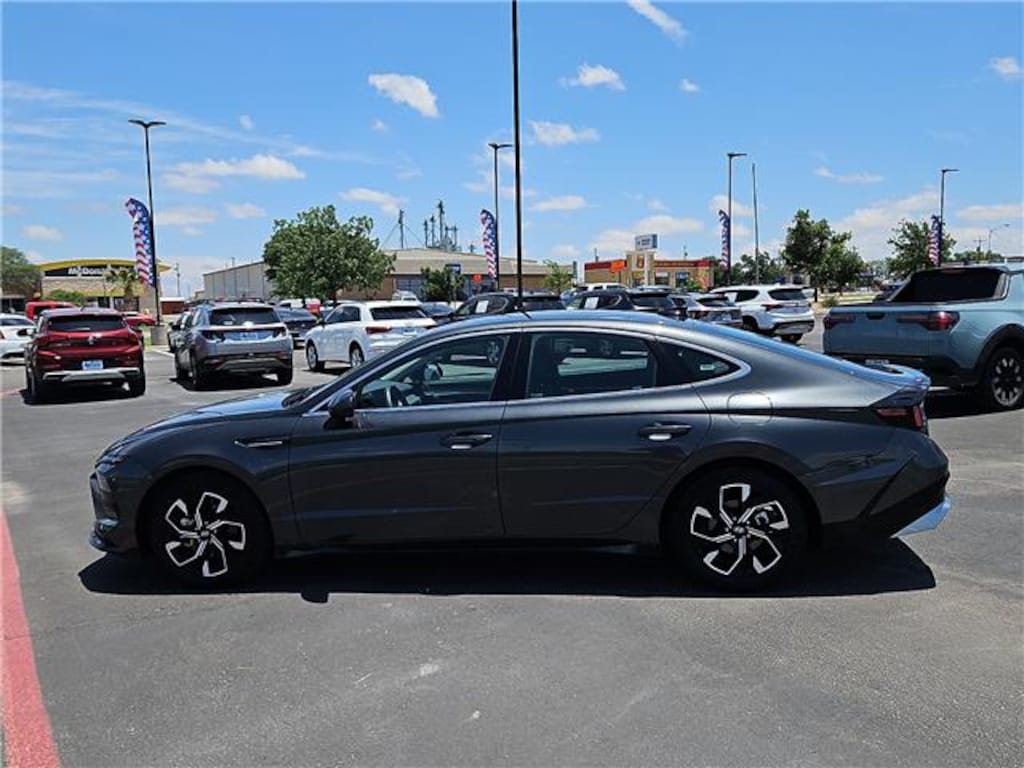Used 2025 Hyundai Sonata SEL Front-Wheel Drive Sedan