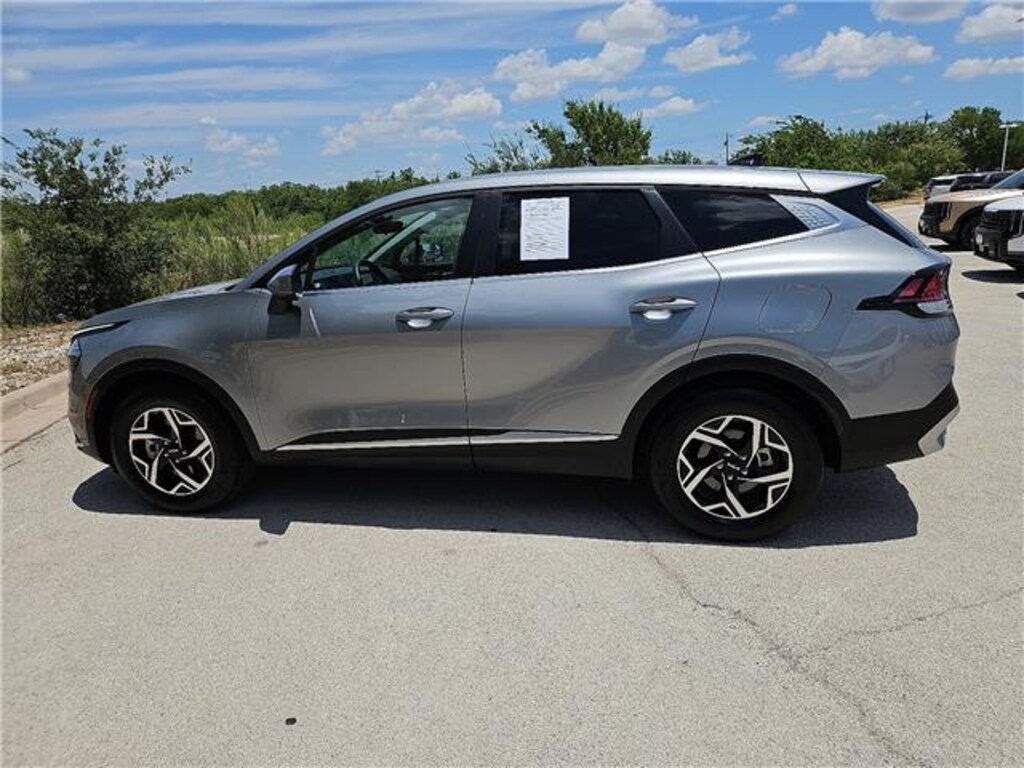 Used 2025 KIA Sportage LX Front-Wheel Drive