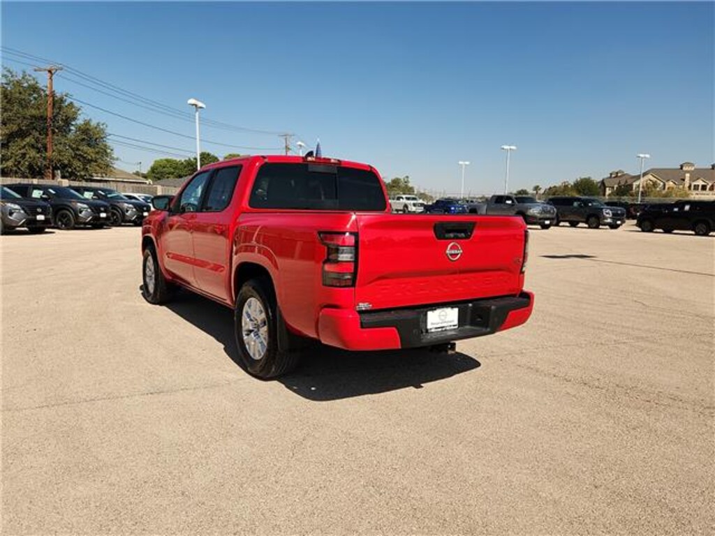 Used 2024 Nissan Frontier SV (A9) 4x2 Crew Cab 5 ft. box 126 in. WB