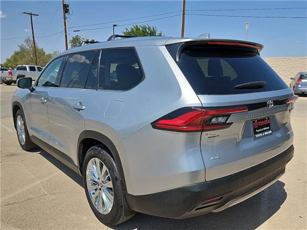 Used 2024 Toyota Grand Highlander Platinum All-Wheel Drive