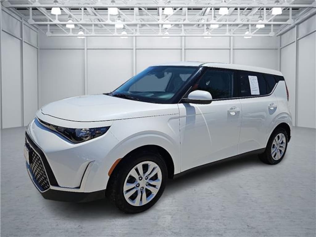 Used 2023 KIA Soul LX (IVT) Hatchback