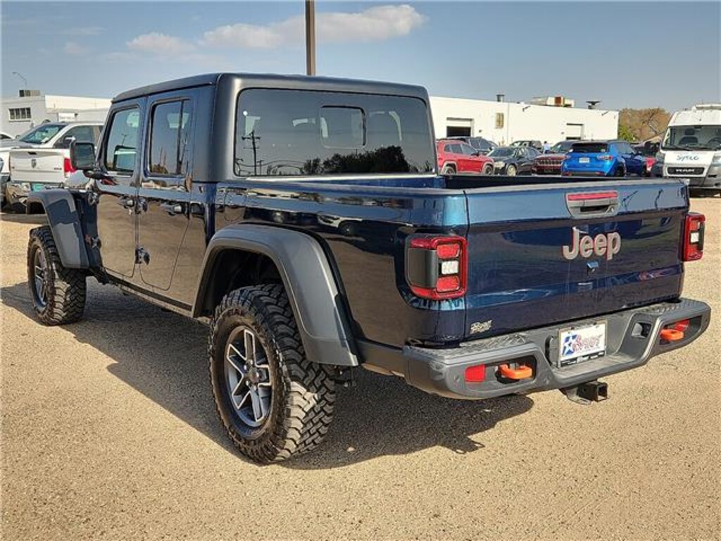 Used 2025 Jeep Gladiator Mojave 4x4 Crew Cab 5 ft. box