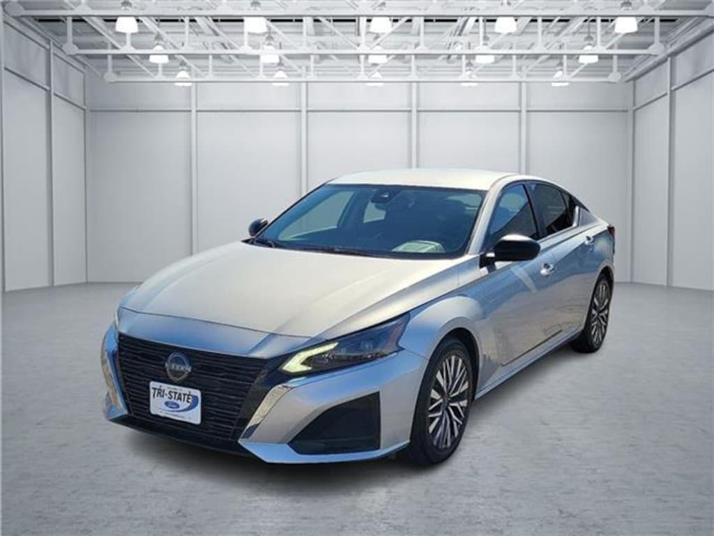 Used 2024 Nissan Altima 2.5 SV