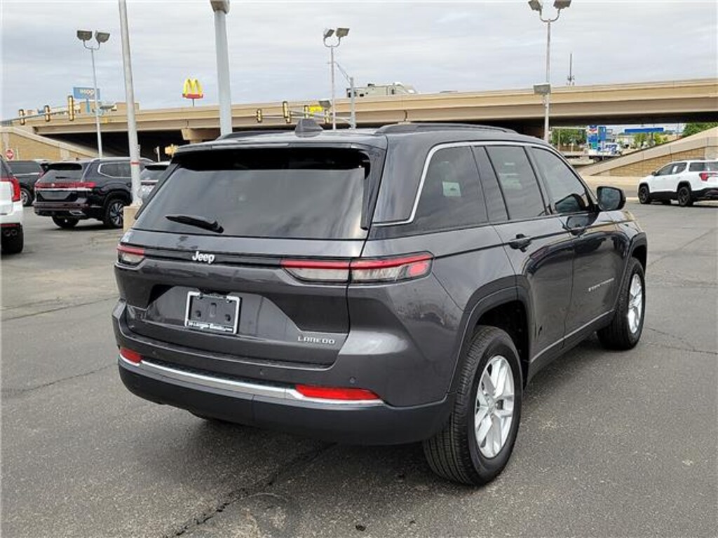 Used 2025 Jeep Grand Cherokee Laredo 4x2