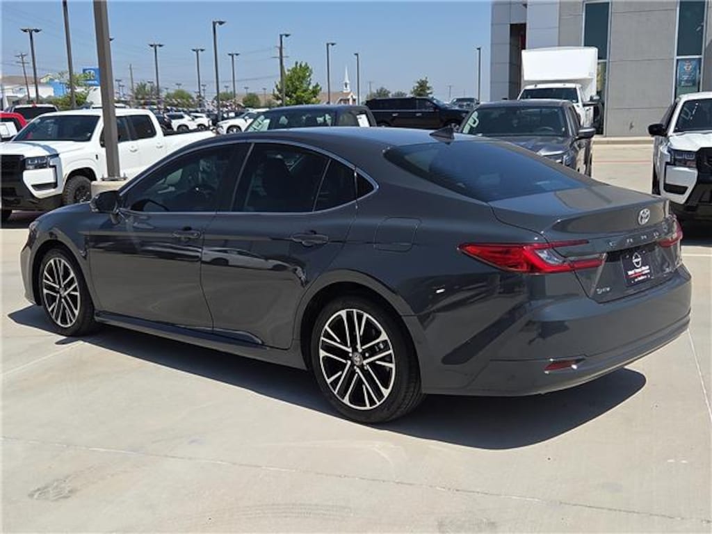 Used 2025 Toyota Camry XLE