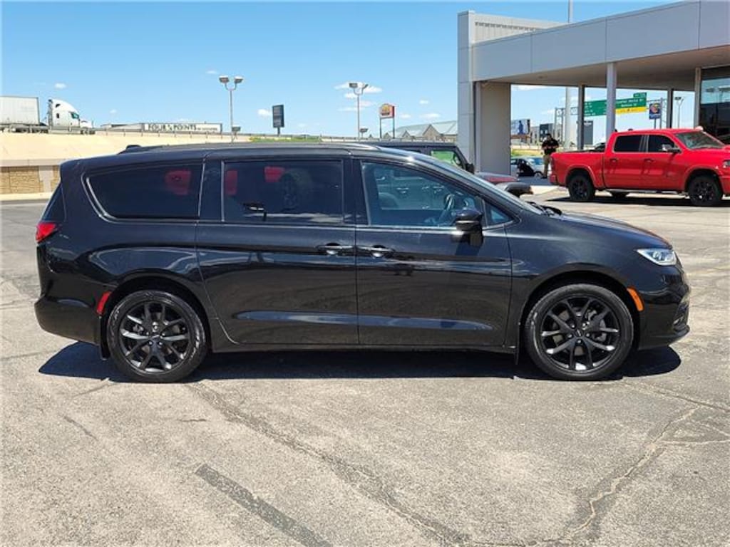 Used 2021 Chrysler Pacifica Touring All-wheel Drive Passenger Van
