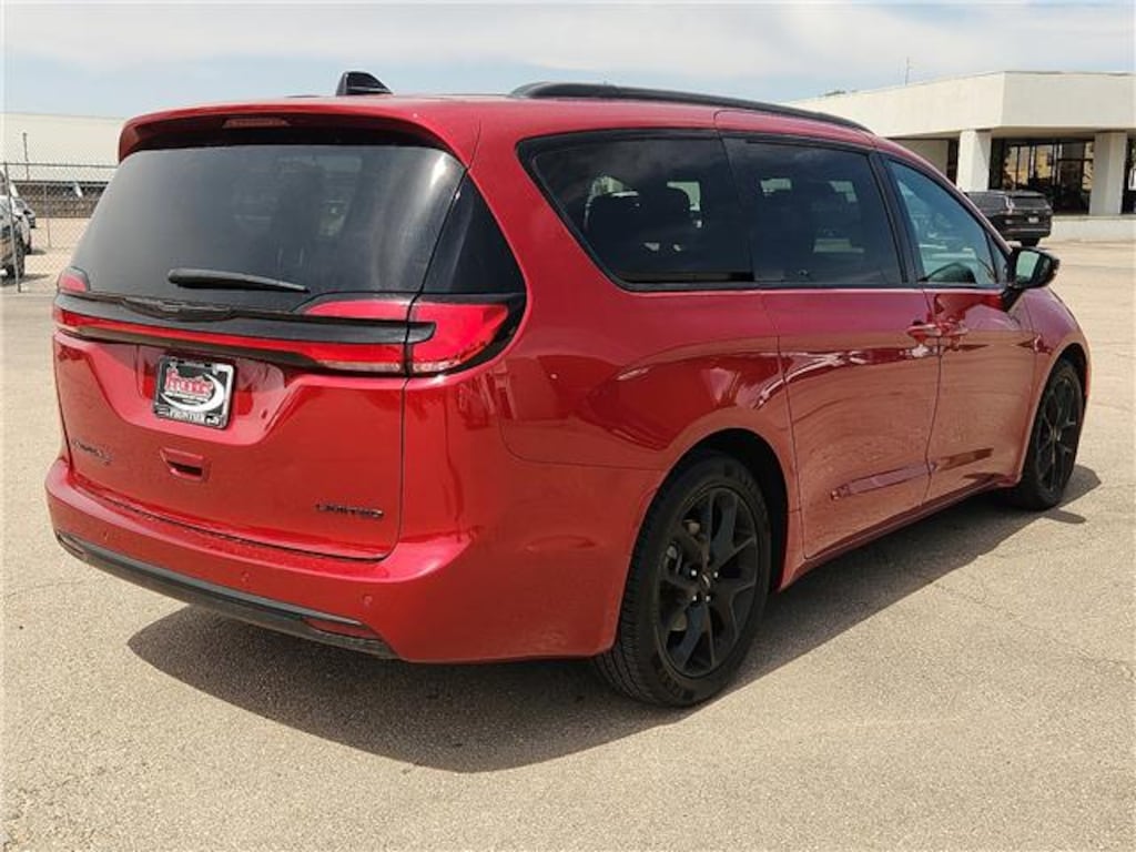 Used 2025 Chrysler Pacifica Limited Front-Wheel Drive Passenger Van