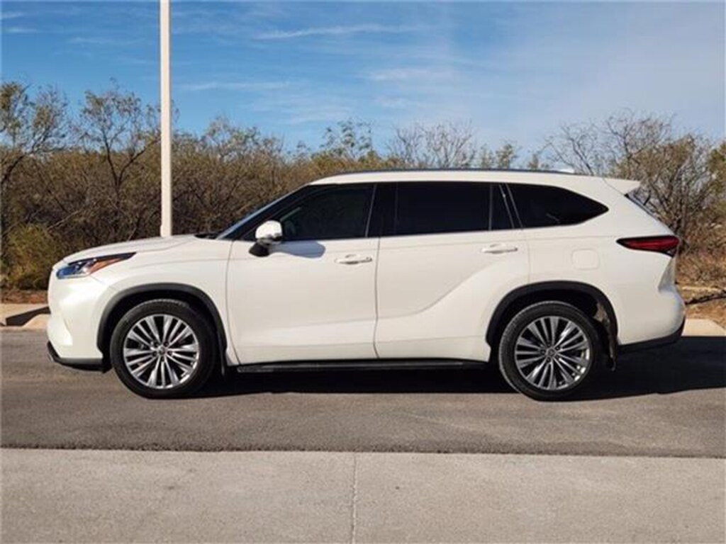 Used 2021 Toyota Highlander Platinum All-wheel Drive