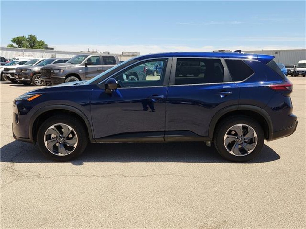 Used 2024 Nissan Rogue SV