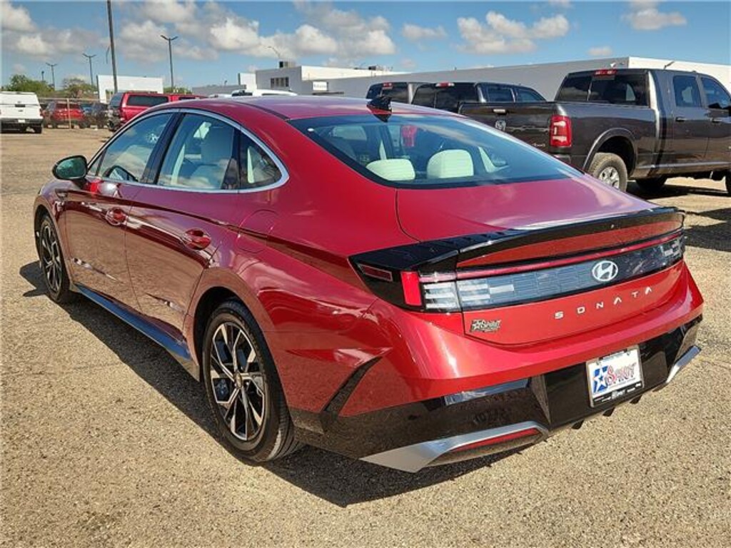 Used 2025 Hyundai Sonata SEL Front-Wheel Drive Sedan