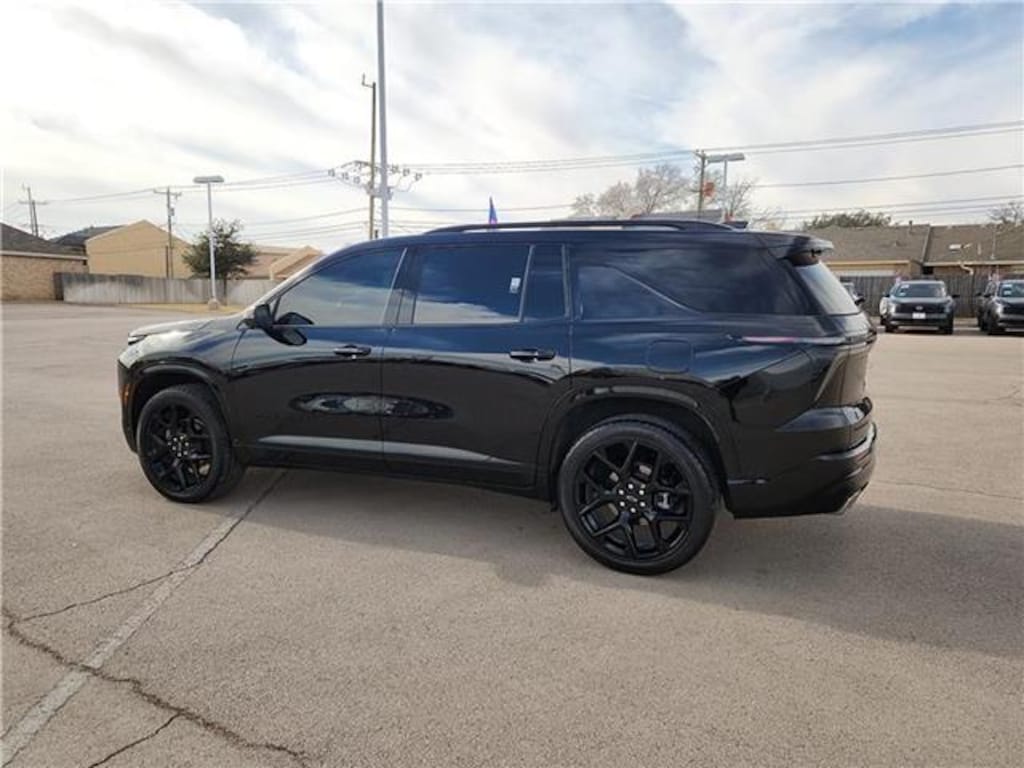 Used 2025 Chevrolet Traverse RS Front-Wheel Drive
