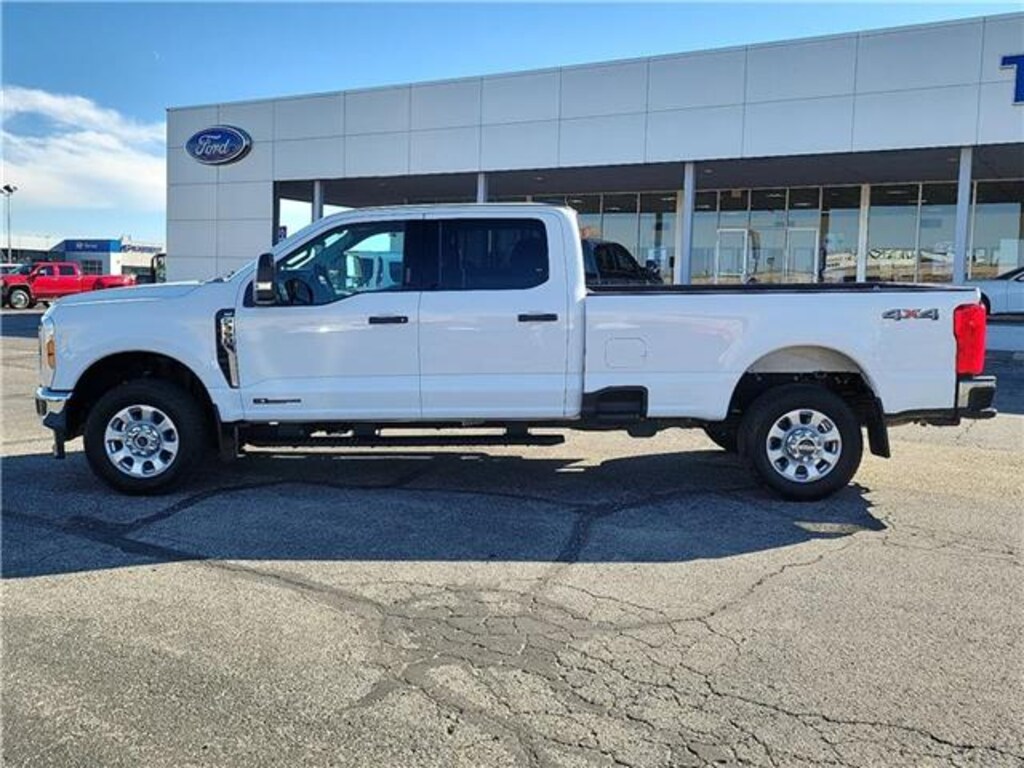 Used 2024 Ford F-350 XLT 4x4 Crew Cab 8 ft. box 176 in. WB SRW Sedan