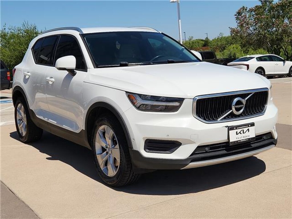 Used 2019 Volvo XC40 T4 Momentum Front-wheel Drive