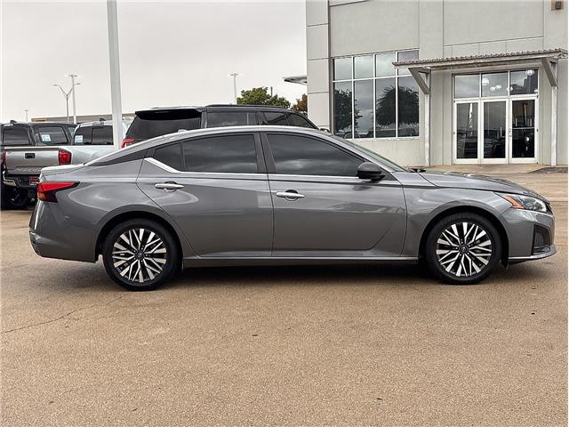 Used 2024 Nissan Altima 2.5 SV