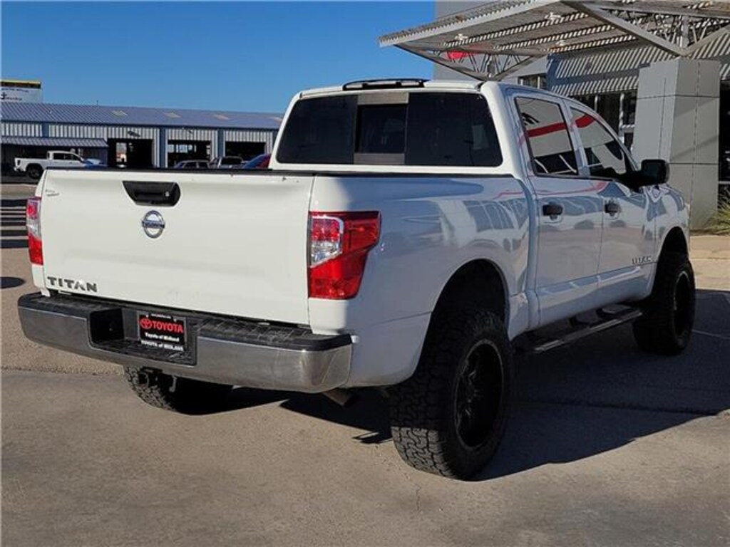 Used 2019 Nissan Titan S 4x2 Crew Cab 5.6 ft. box 139.8 in. WB