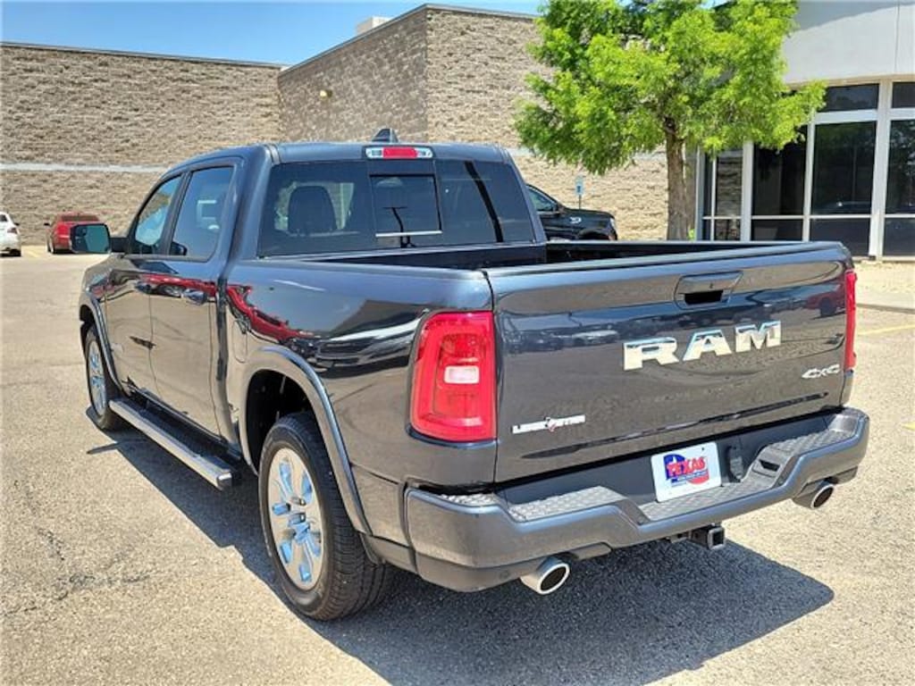 Used 2026 RAM 1500 Big Horn/Lone Star 4x4 Crew Cab 144.5 in. WB