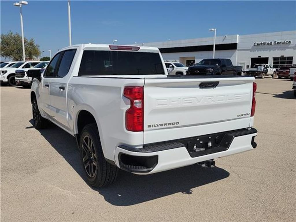 Used 2023 Chevrolet Silverado 1500 Custom 4x2 Crew Cab 5.75 ft. box 147.4 in. WB