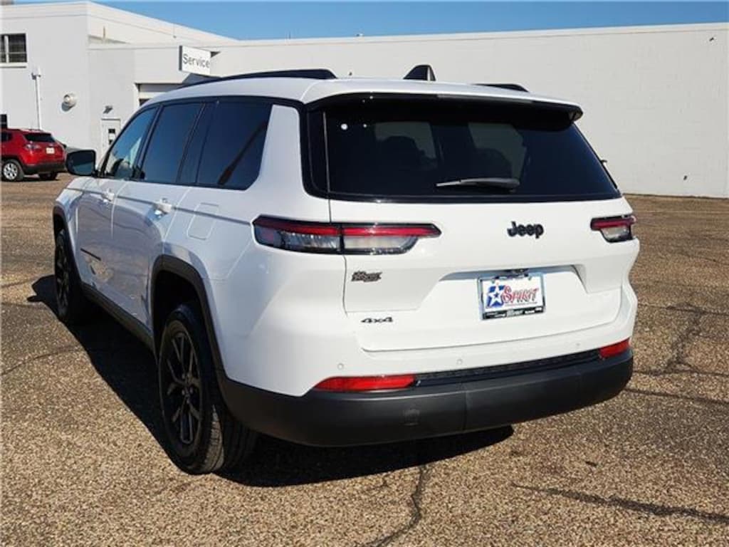 Used 2024 Jeep Grand Cherokee L Altitude 4x4