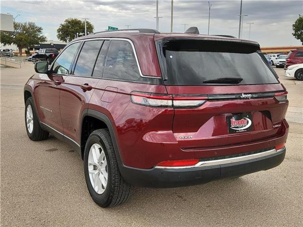 Used 2023 Jeep Grand Cherokee Laredo 4x4