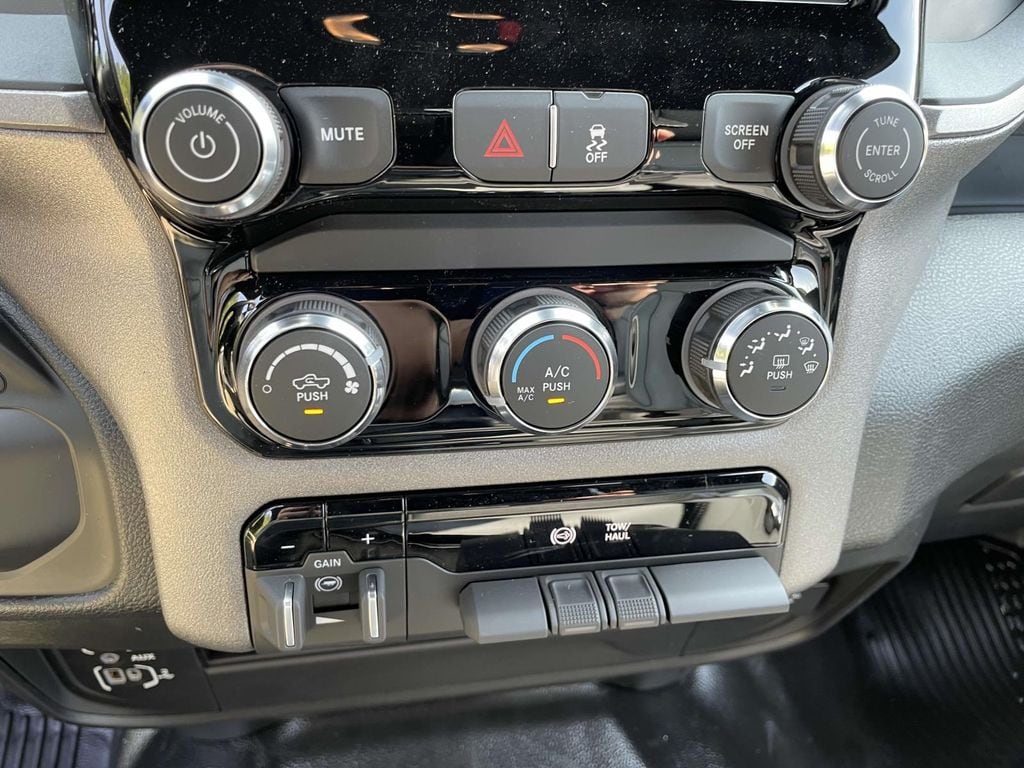 2025 RAM 2500 Tradesman - Photo 12