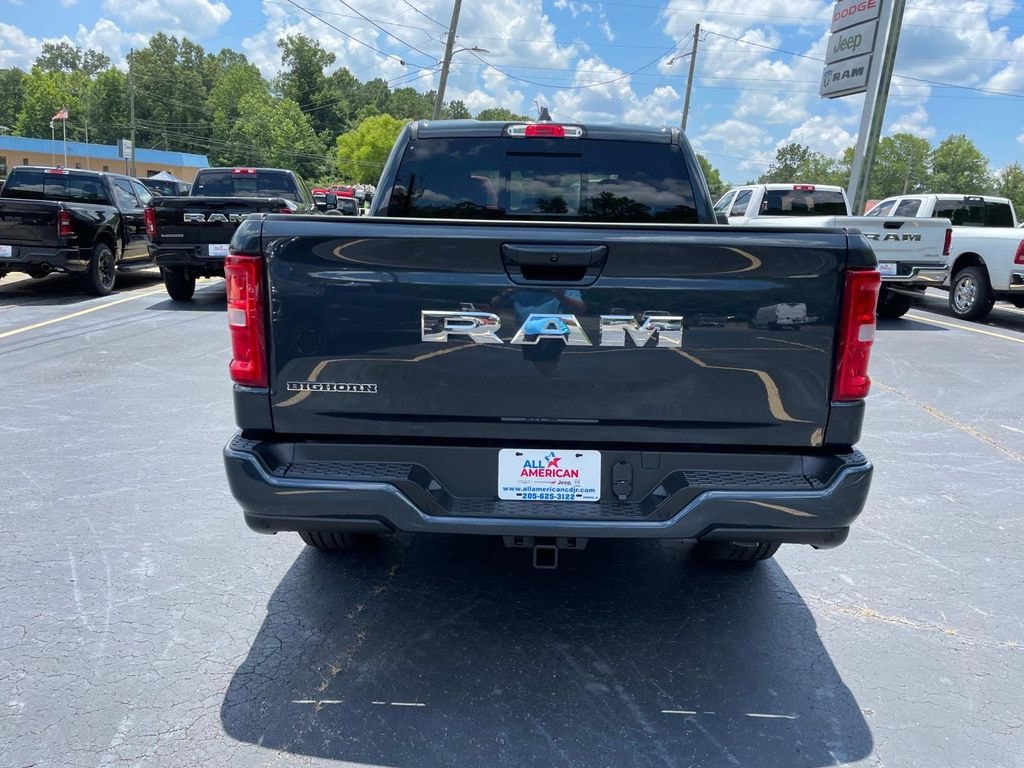 New 2025 Ram 1500 BIG HORN CREW CAB 4X2 5'7 BOX Pickup