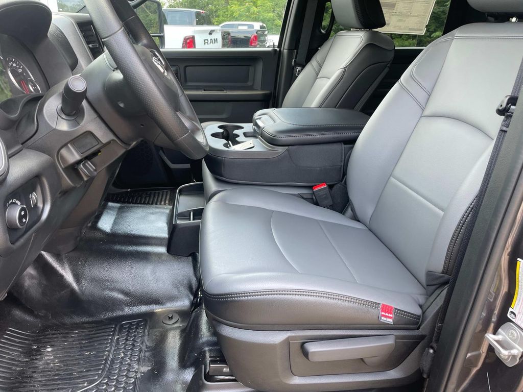 2025 RAM 2500 Tradesman - Photo 11