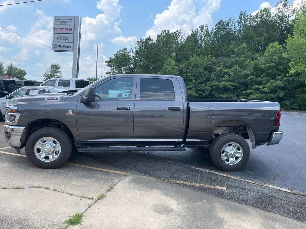2025 RAM 2500 Tradesman - Photo 6