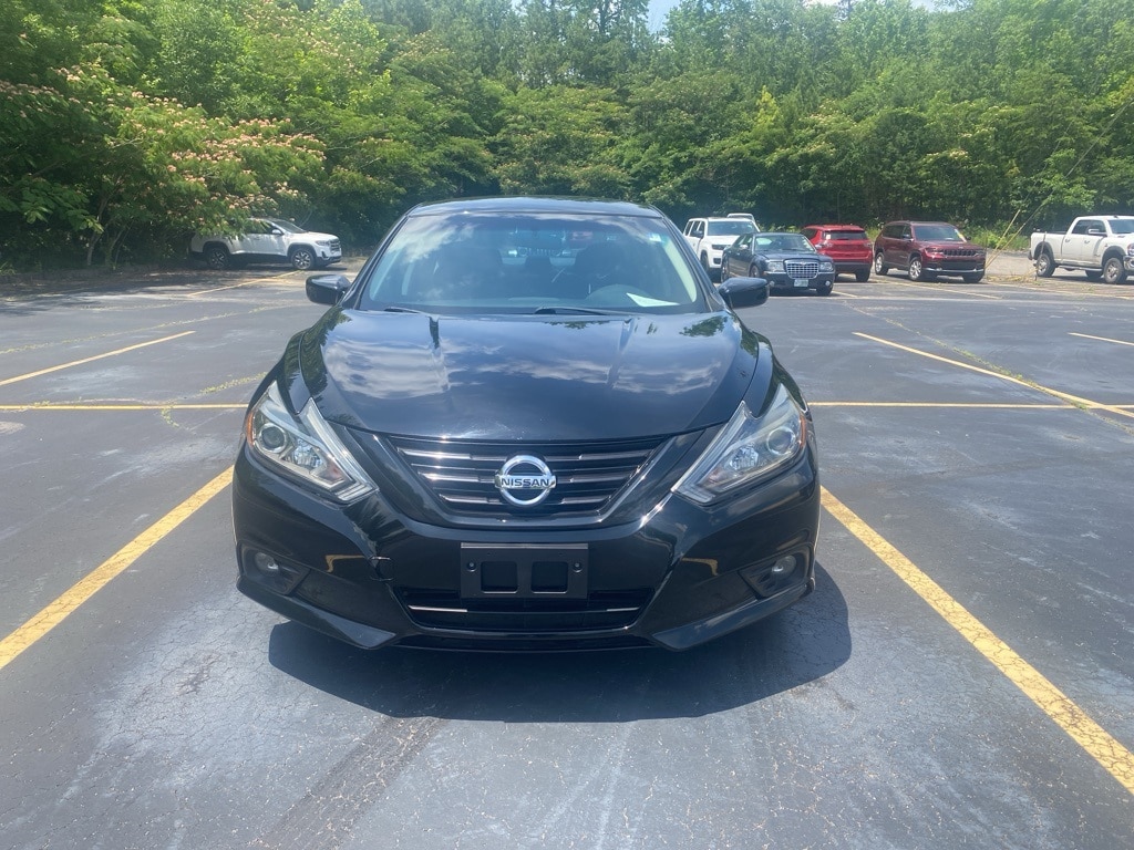 Used 2018 Nissan Altima SR with VIN 1N4AL3AP5JC290301 for sale in Oneonta, AL