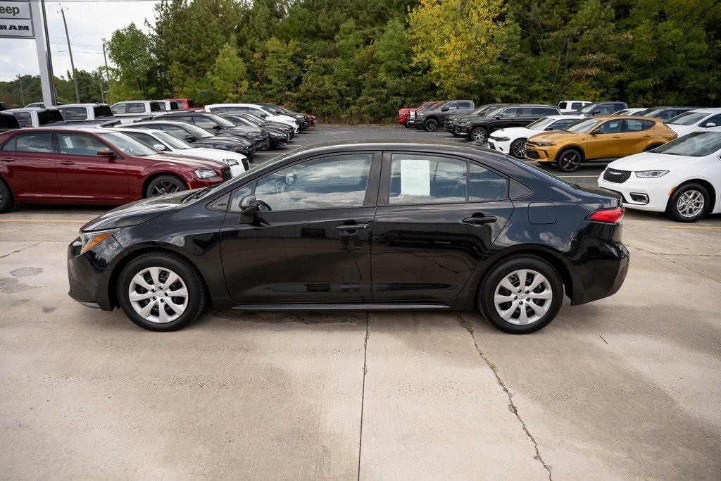 Used 2020 Toyota Corolla LE with VIN 5YFEPRAE9LP140591 for sale in Oneonta, AL