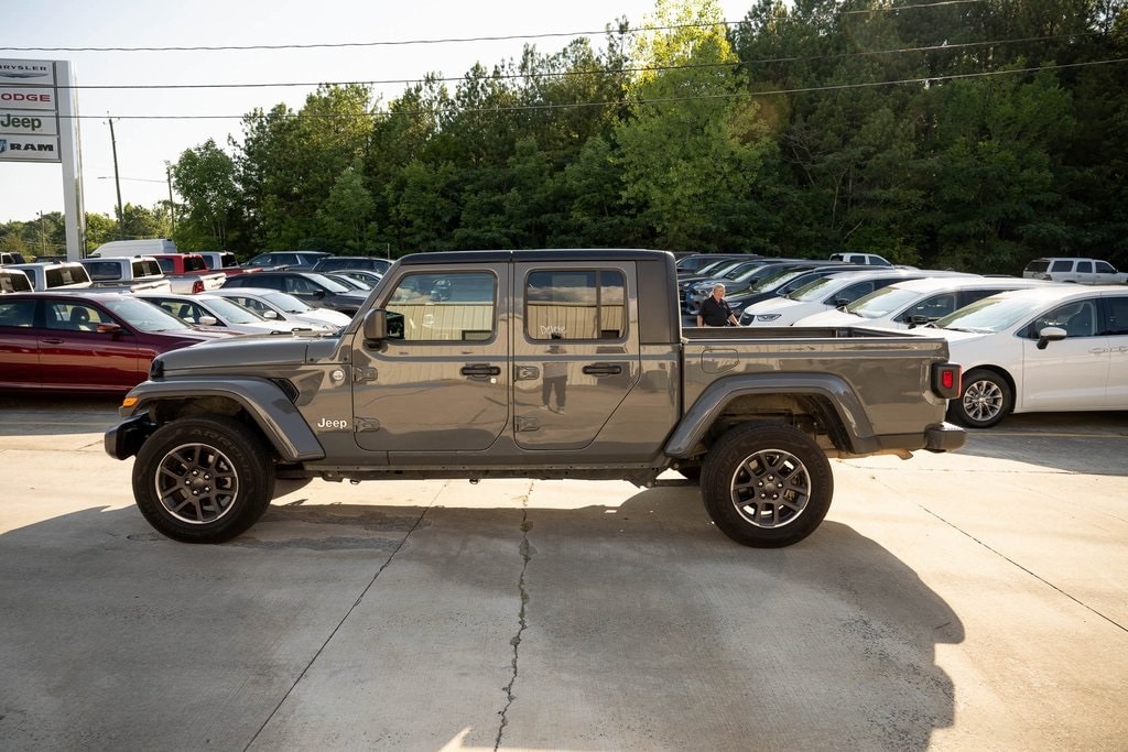 Used 2023 Jeep Gladiator Overland with VIN 1C6HJTFG7PL524073 for sale in Oneonta, AL