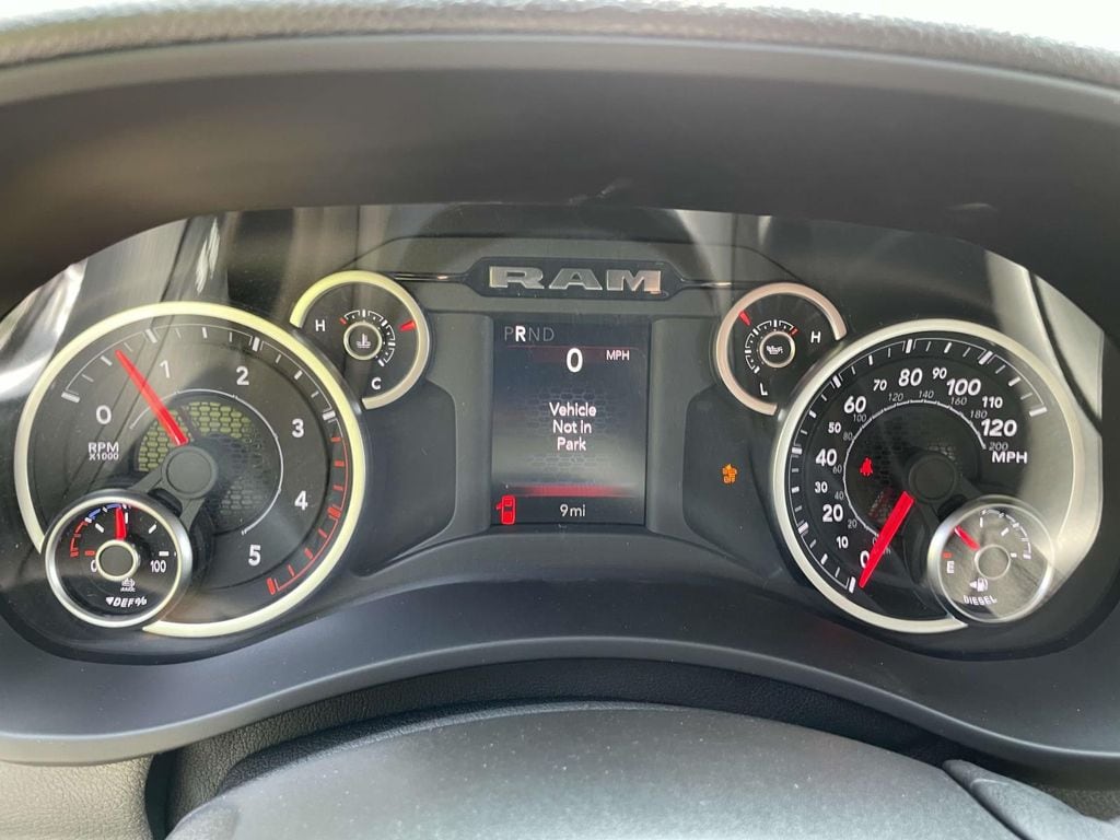 2025 RAM 2500 Tradesman - Photo 14