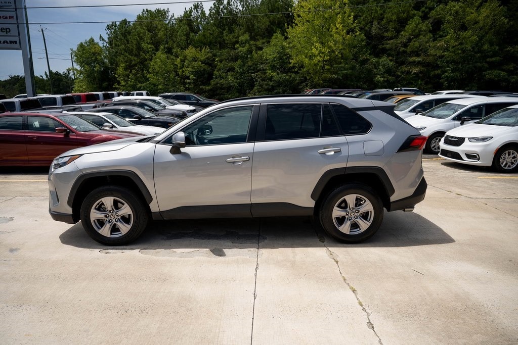 Used 2022 Toyota RAV4 XLE with VIN 2T3W1RFV0NW187533 for sale in Oneonta, AL