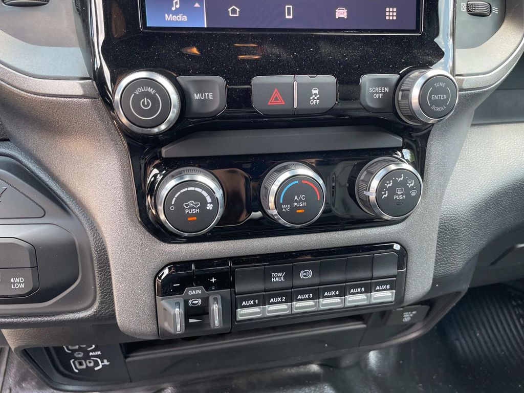 2025 RAM 2500 Tradesman - Photo 15