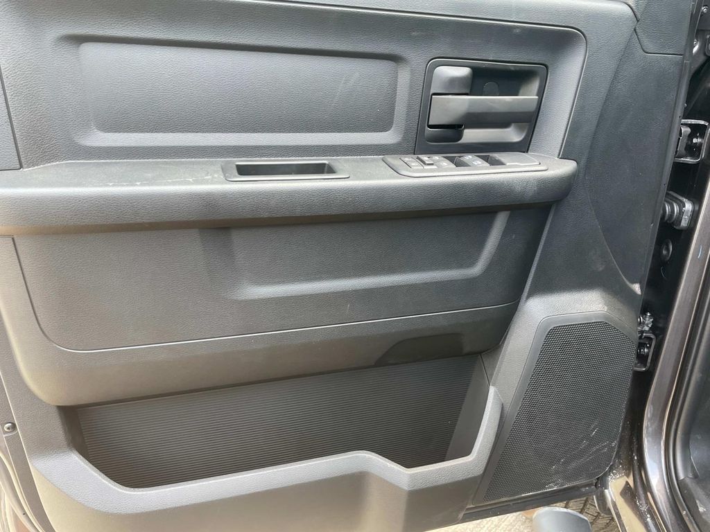 2025 RAM 2500 Tradesman - Photo 12