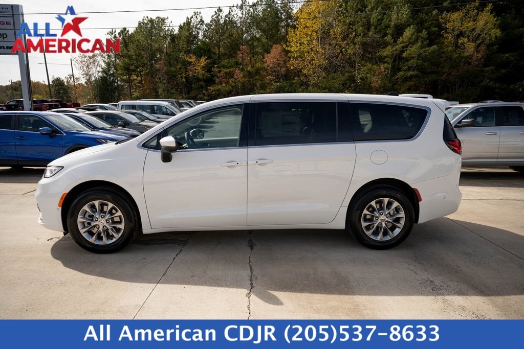 Used 2023 Chrysler Pacifica Touring L with VIN 2C4RC3BG5PR609773 for sale in Oneonta, AL