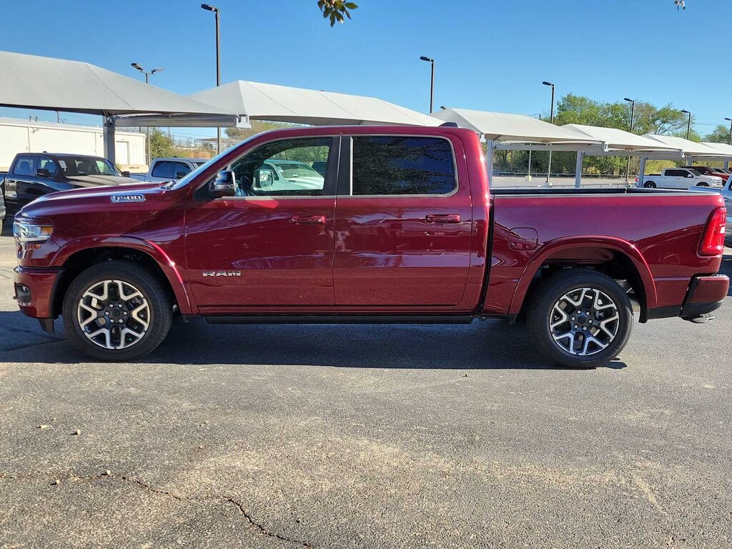 New 2026 Ram 1500 LARAMIE CREW CAB 4X4 5'7 BOX Pickup