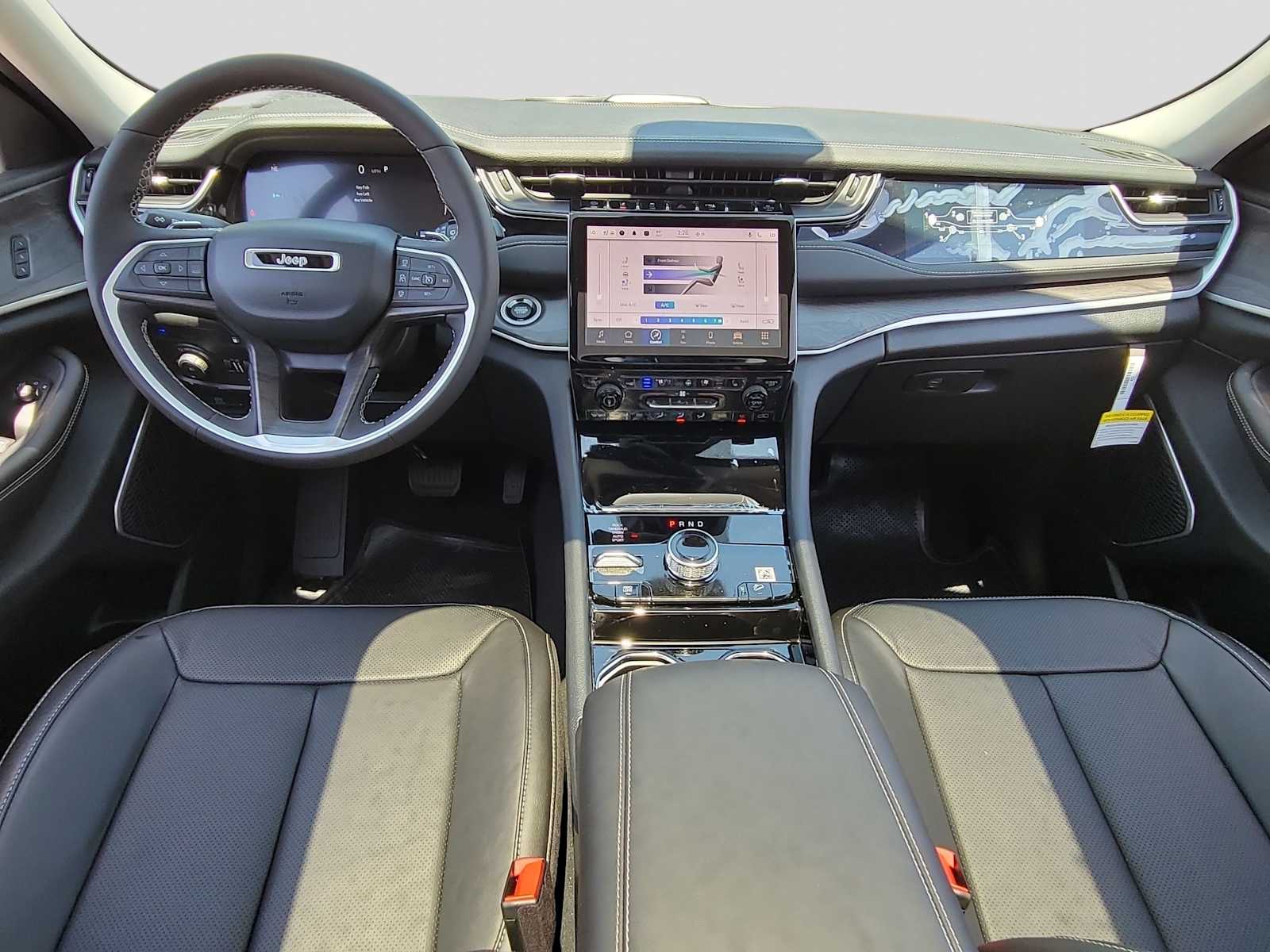 Thumbnail: 2023 Jeep Grand Cherokee - 10