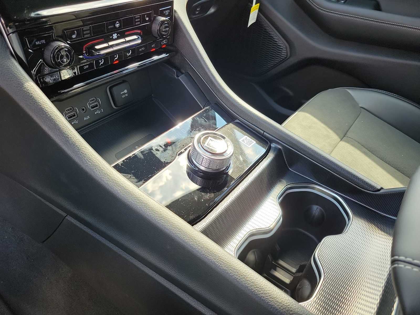 Thumbnail: 2025 Jeep Grand Cherokee - 17