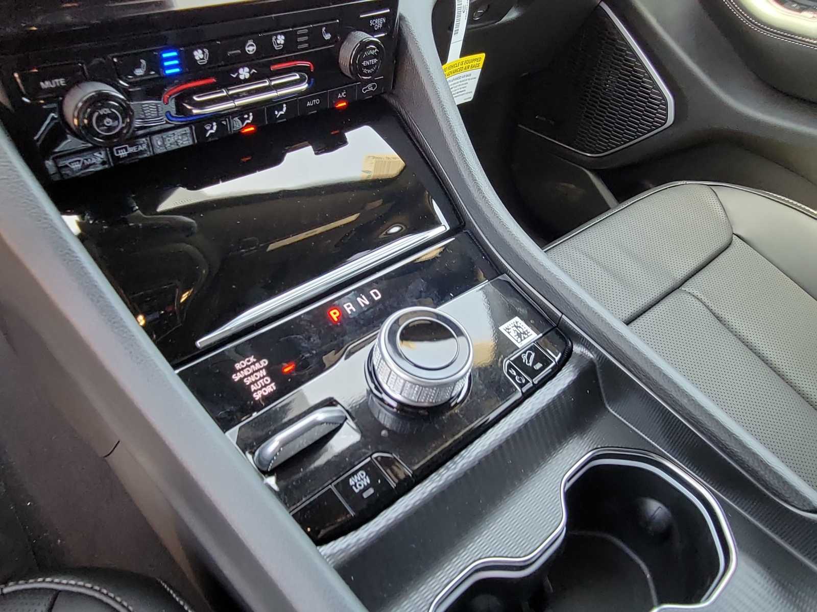 Thumbnail: 2024 Jeep Grand Cherokee - 17