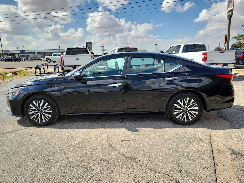 Used 2025 Nissan Altima SV Sedan