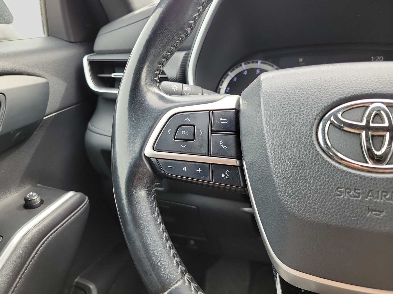 Thumbnail: 2022 Toyota Highlander - 19