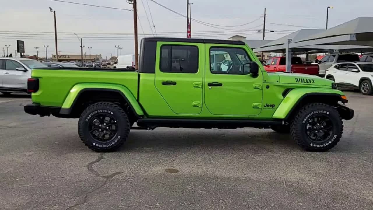Thumbnail: 2026 Jeep Gladiator - 9