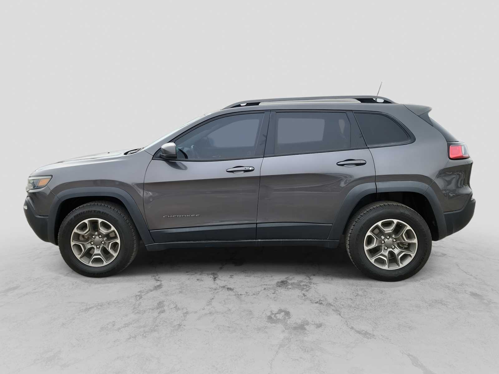 Thumbnail: 2020 Jeep Cherokee - 3