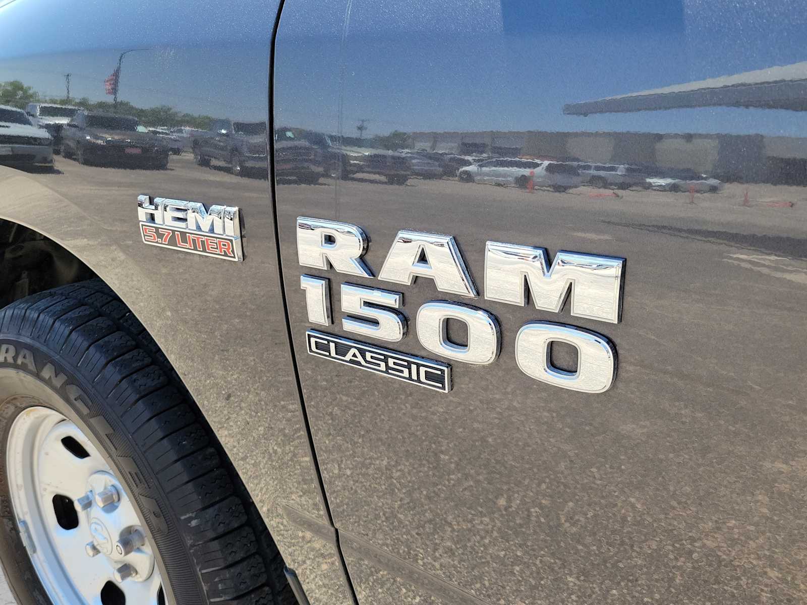Thumbnail: 2023 RAM 1500 Classic - 3