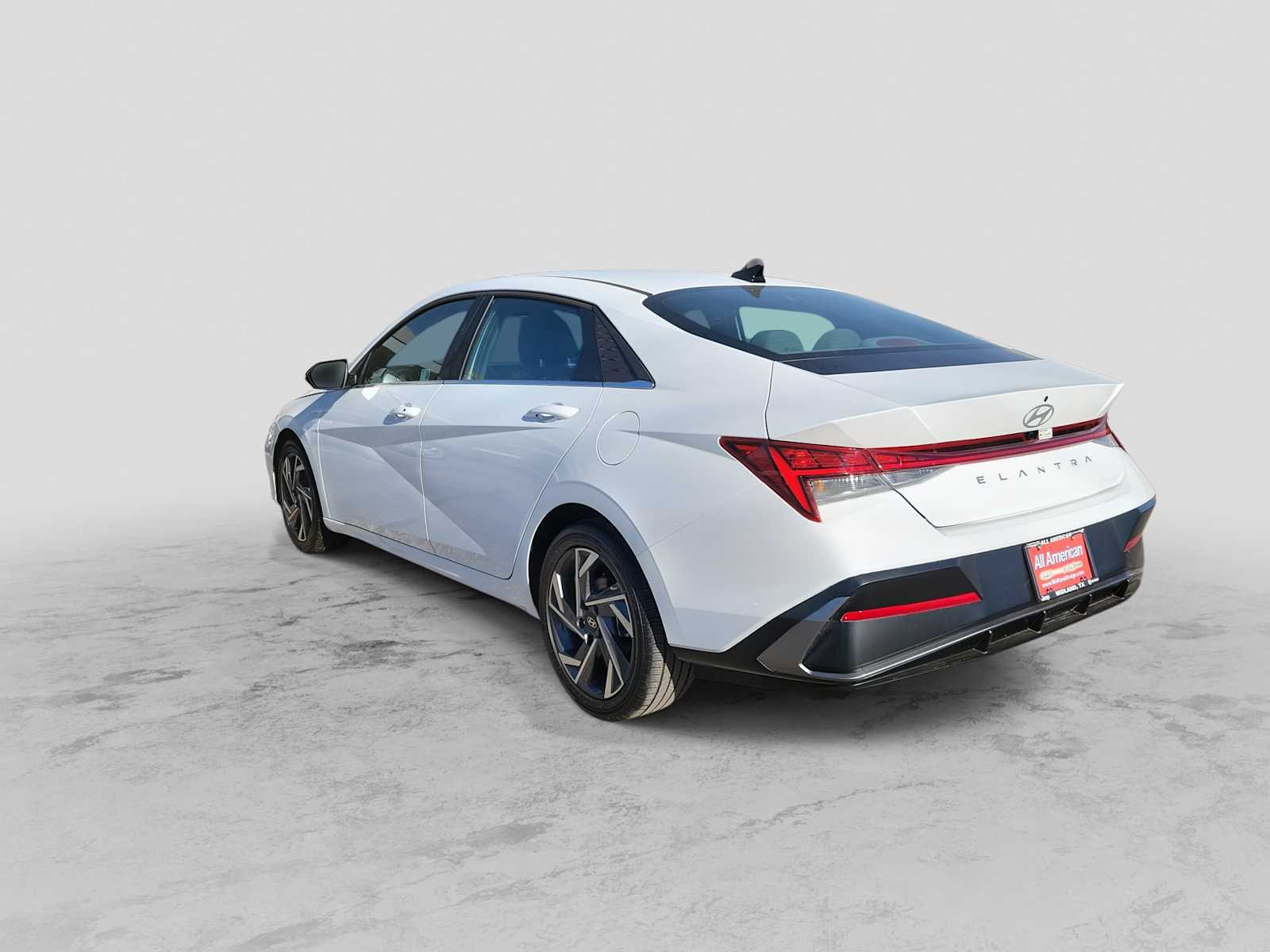 Thumbnail: 2025 Hyundai Elantra - 4