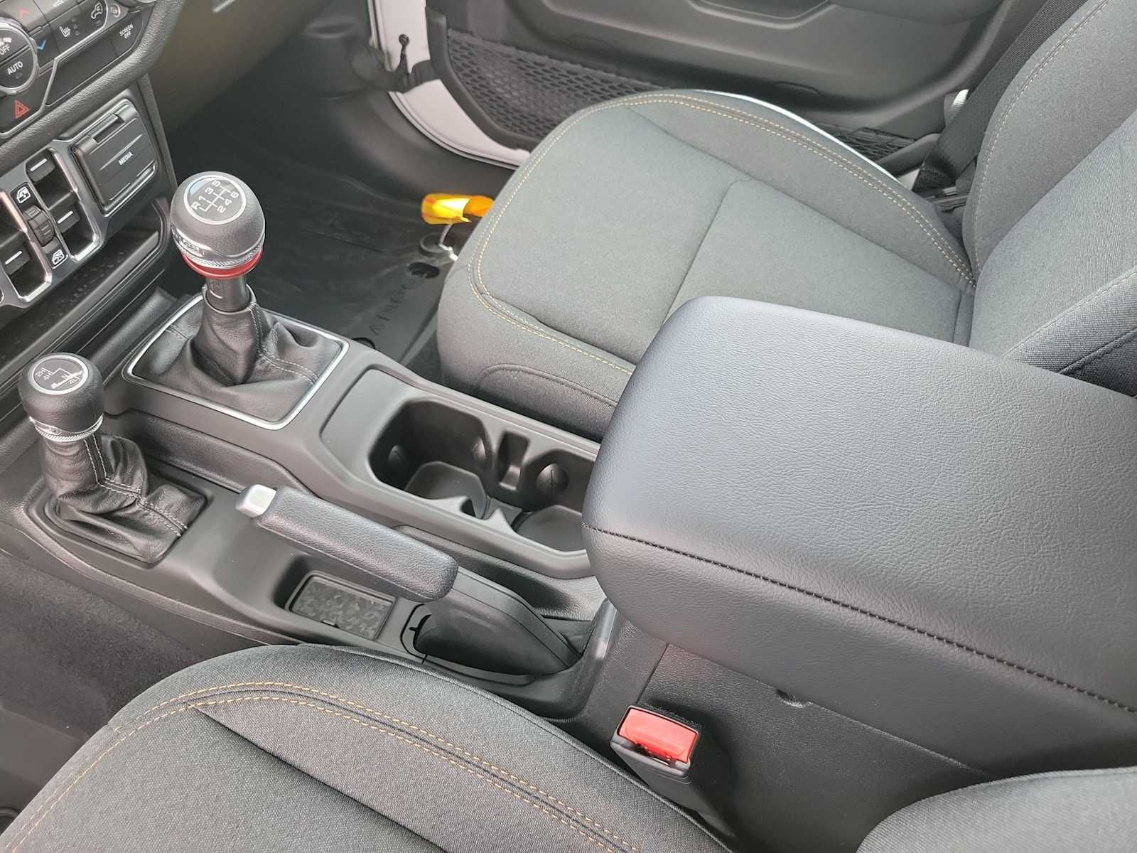 Thumbnail: 2025 Jeep Wrangler - 16