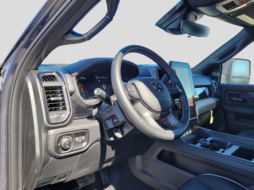 New 2025 Ram 2500 LIMITED CREW CAB 4X4 6'4 BOX Pickup